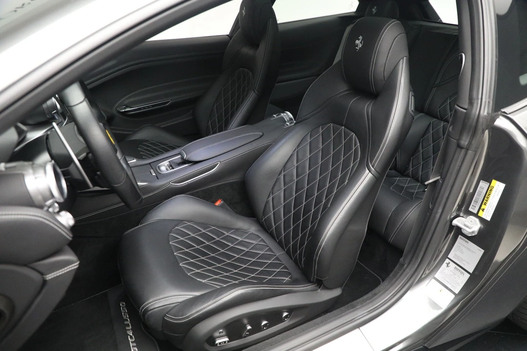 2019 Ferrari GTC4Lusso - Image 16 of 25