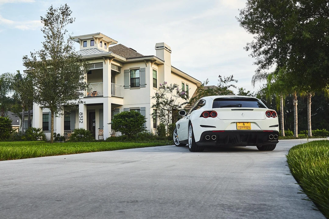 2019 Ferrari GTC4Lusso - Image 28 of 31