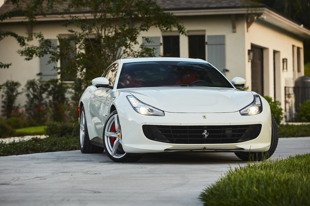 2019 Ferrari GTC4Lusso - Image 9 of 31