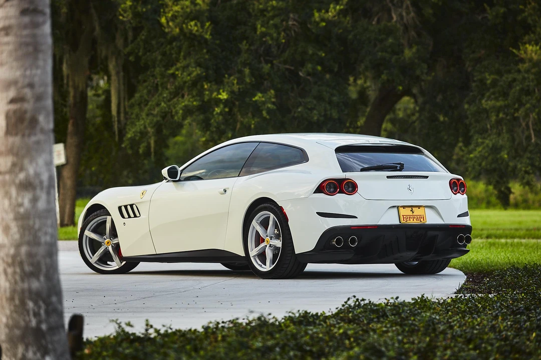 2019 Ferrari GTC4Lusso - Image 20 of 31