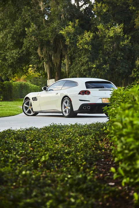2019 Ferrari GTC4Lusso - Image 22 of 31