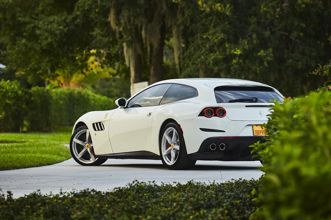 2019 Ferrari GTC4Lusso - Image 18 of 31
