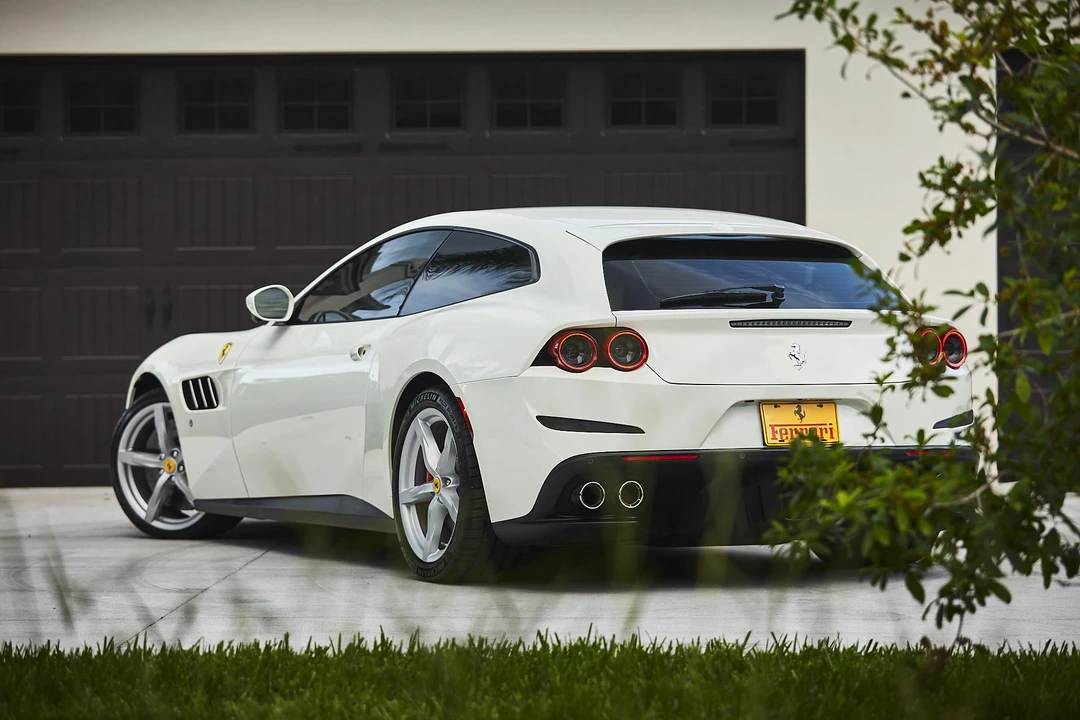 2019 Ferrari GTC4Lusso - Image 3 of 31