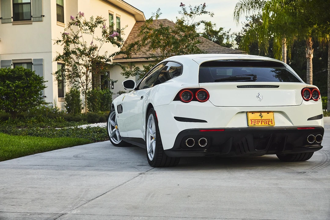 2019 Ferrari GTC4Lusso - Image 29 of 31