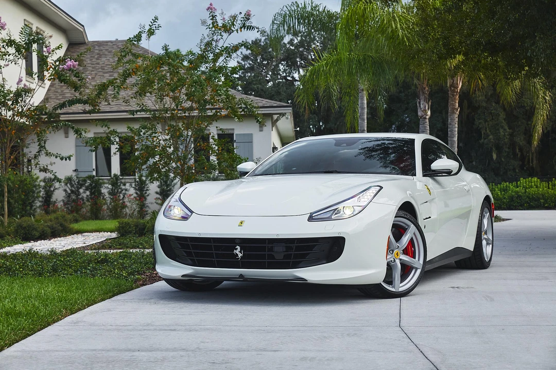 2019 Ferrari GTC4Lusso - Image 11 of 31