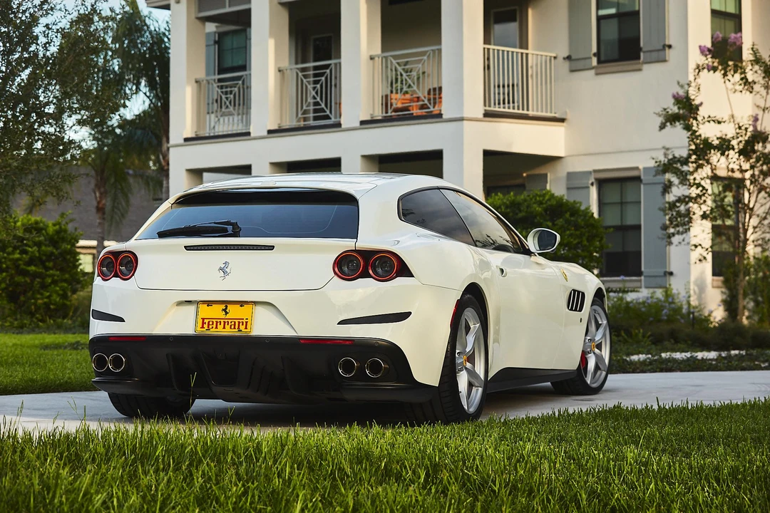 2019 Ferrari GTC4Lusso - Image 4 of 31