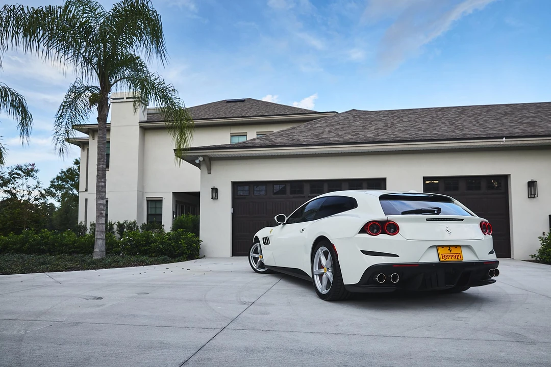 2019 Ferrari GTC4Lusso - Image 26 of 31