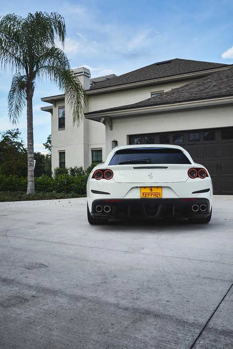 2019 Ferrari GTC4Lusso - Image 8 of 31