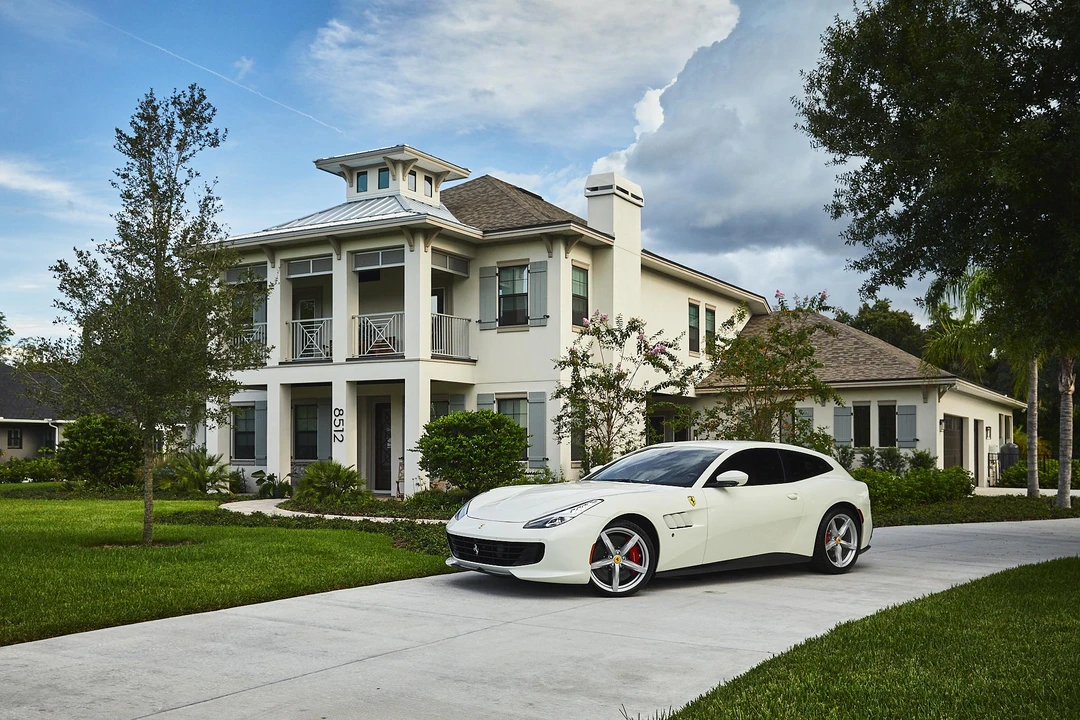 2019 Ferrari GTC4Lusso - Image 15 of 31