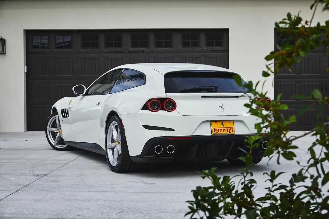 2019 Ferrari GTC4Lusso - Image 25 of 31