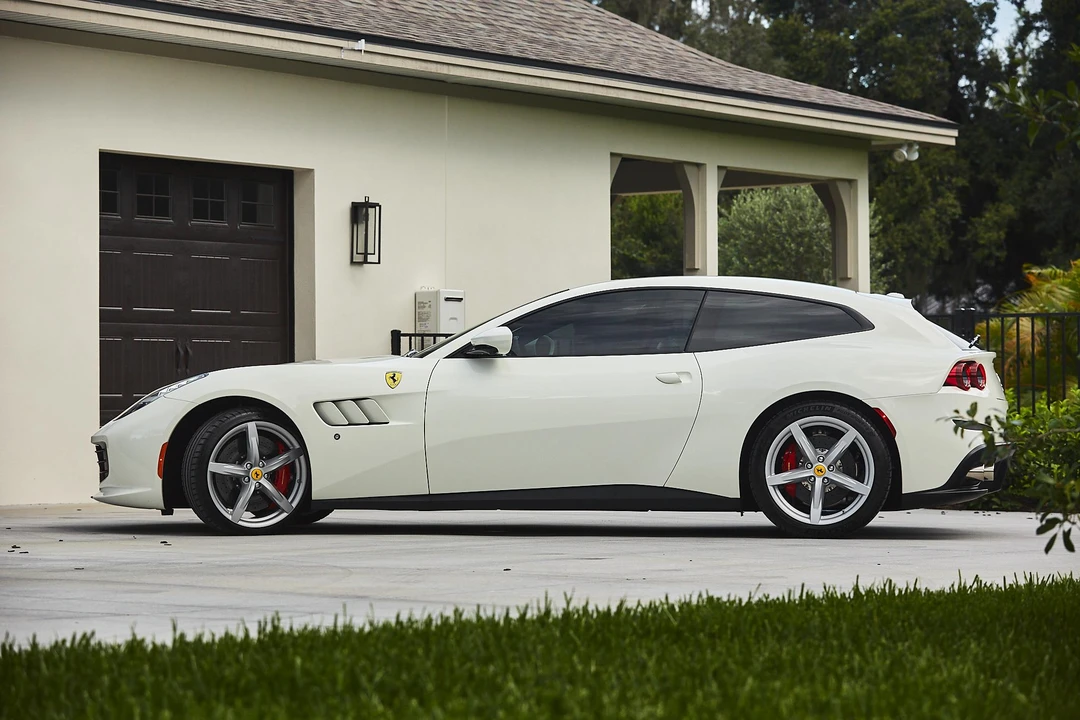 2019 Ferrari GTC4Lusso - Image 5 of 31