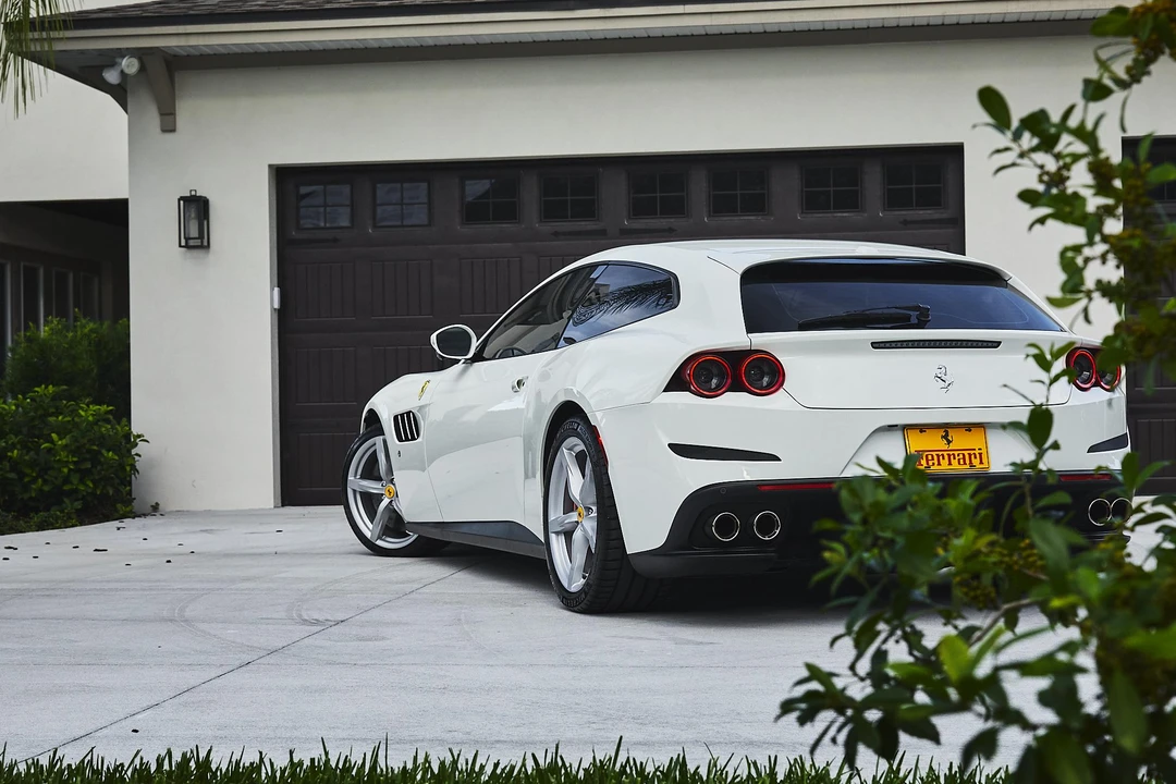 2019 Ferrari GTC4Lusso - Image 24 of 31