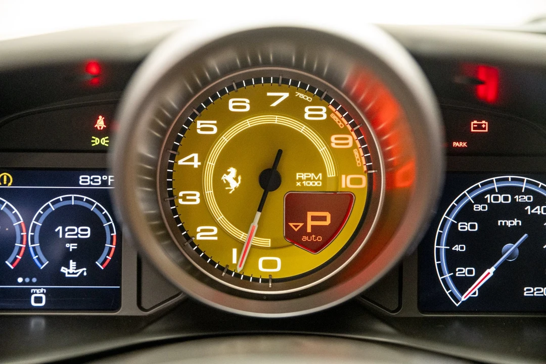 2019 Ferrari GTC4Lusso - Image 27 of 31