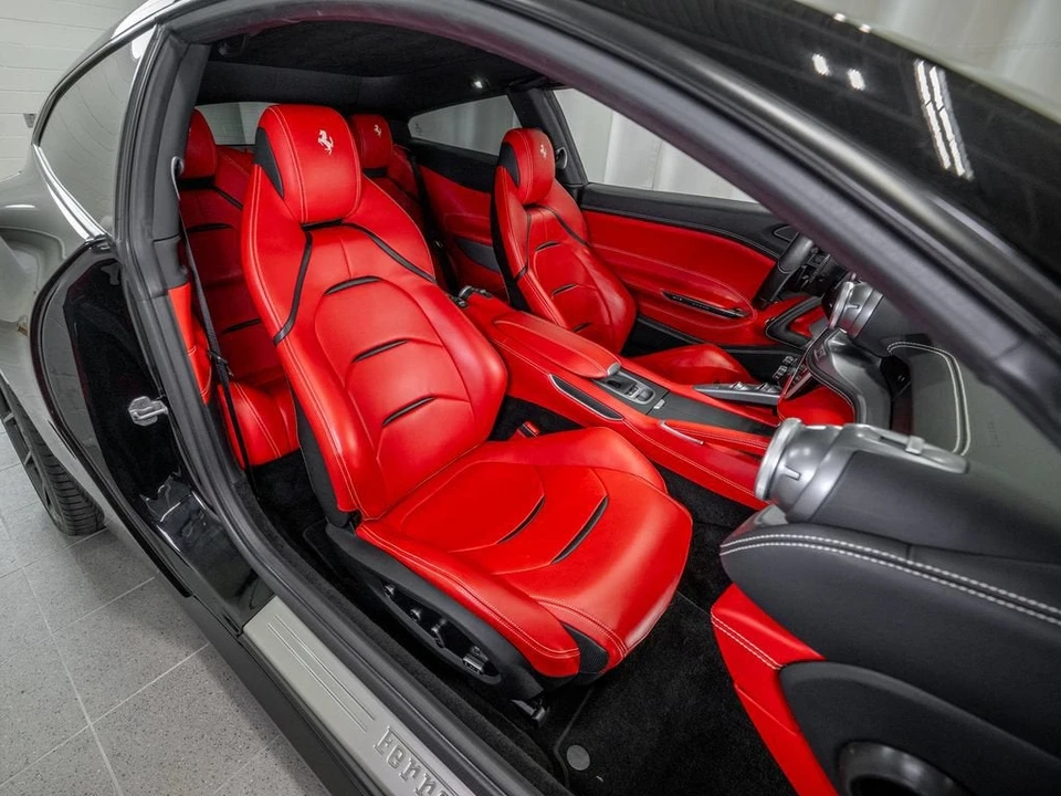 2019 Ferrari GTC4Lusso - Image 19 of 31