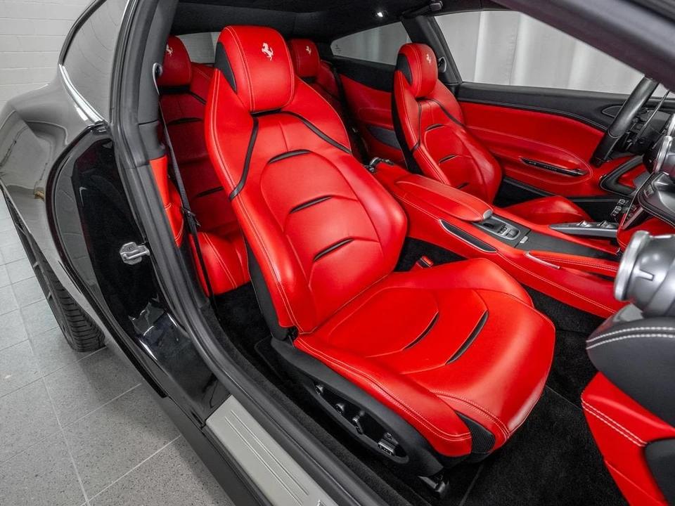 2019 Ferrari GTC4Lusso - Image 18 of 31