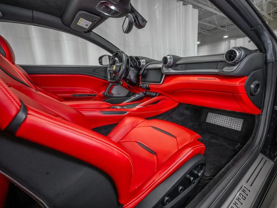 2019 Ferrari GTC4Lusso - Image 23 of 31
