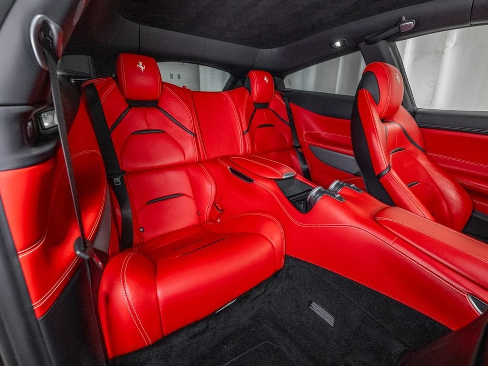 2019 Ferrari GTC4Lusso - Image 17 of 31
