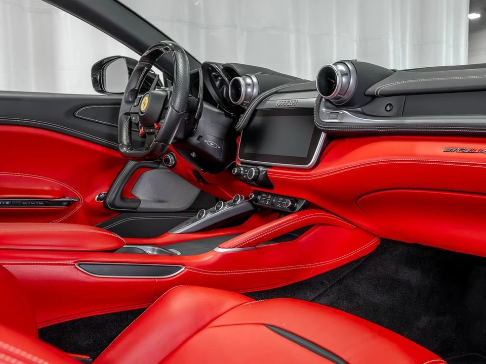 2019 Ferrari GTC4Lusso - Image 24 of 31