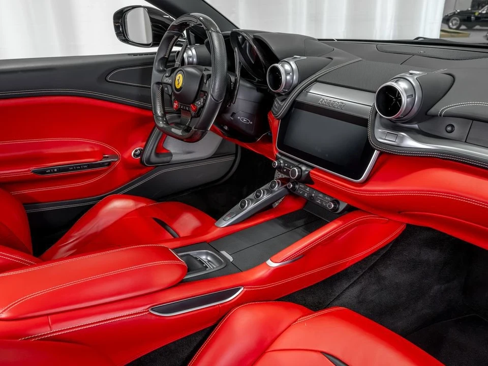 2019 Ferrari GTC4Lusso - Image 26 of 31