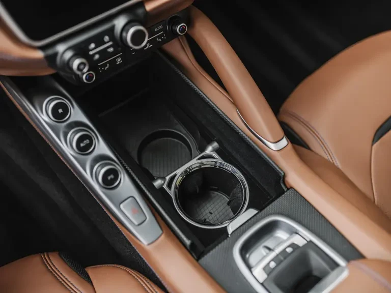 2019 Ferrari GTC4Lusso - Image 17 of 31