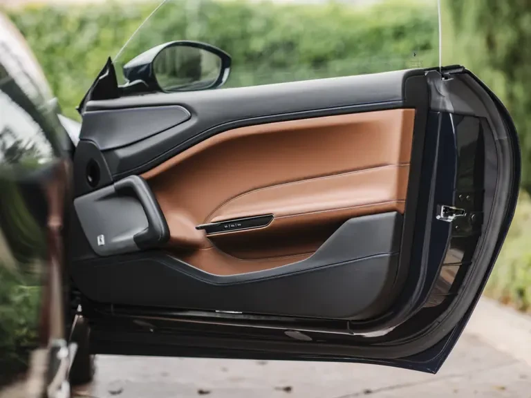 2019 Ferrari GTC4Lusso - Image 28 of 31