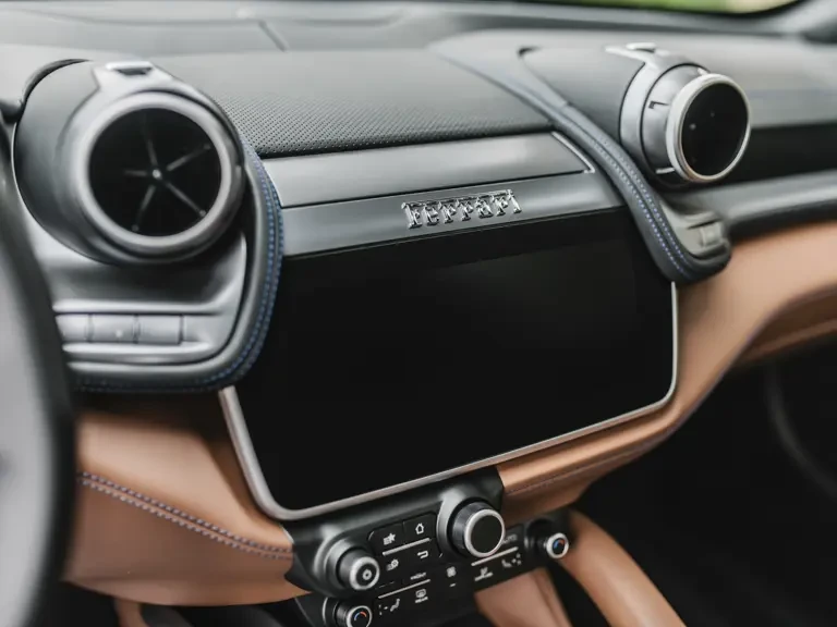 2019 Ferrari GTC4Lusso - Image 15 of 31