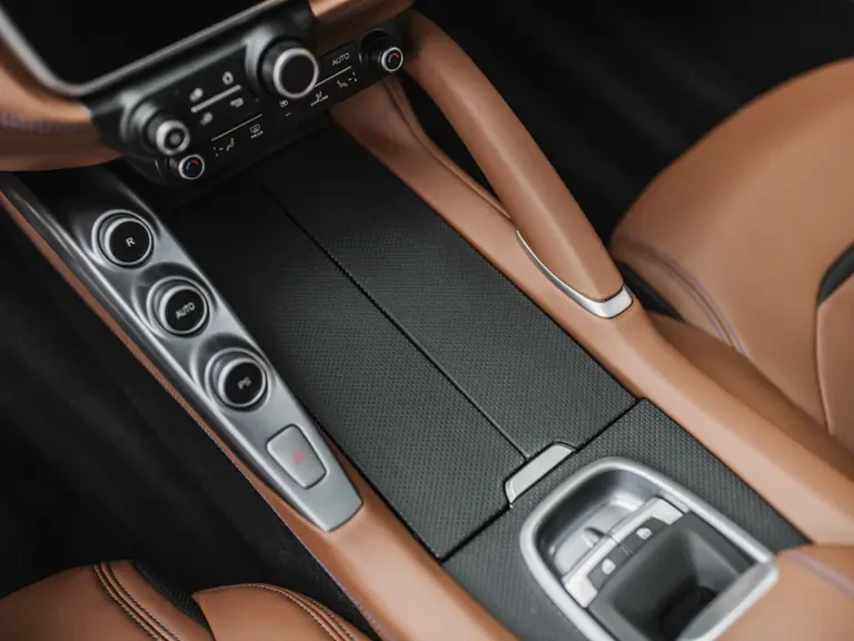 2019 Ferrari GTC4Lusso - Image 16 of 31