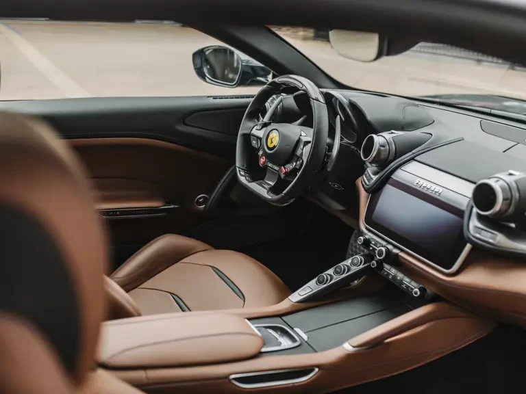 2019 Ferrari GTC4Lusso - Image 12 of 31