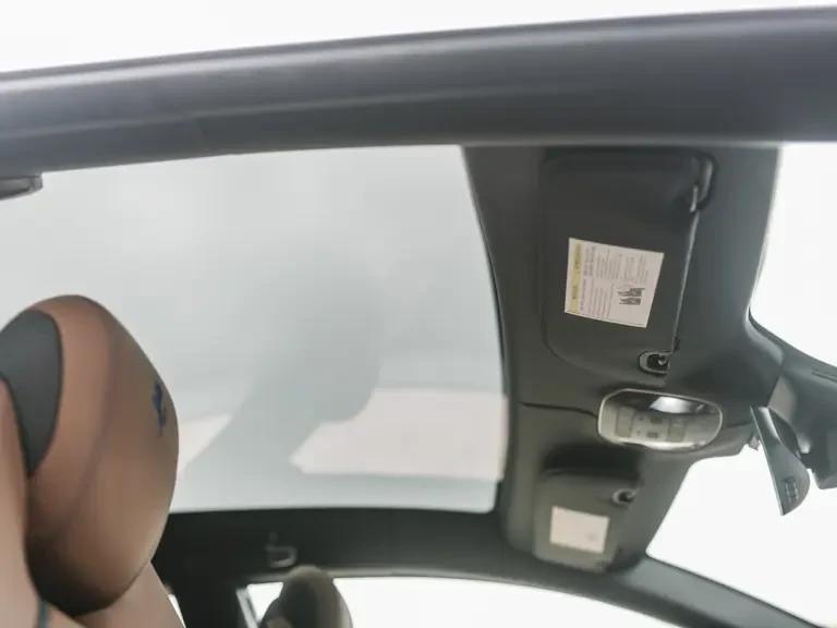 2019 Ferrari GTC4Lusso - Image 26 of 31