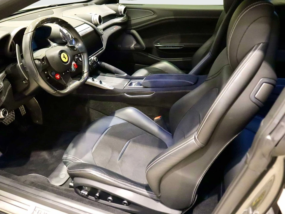 2019 Ferrari GTC4Lusso - Image 19 of 31