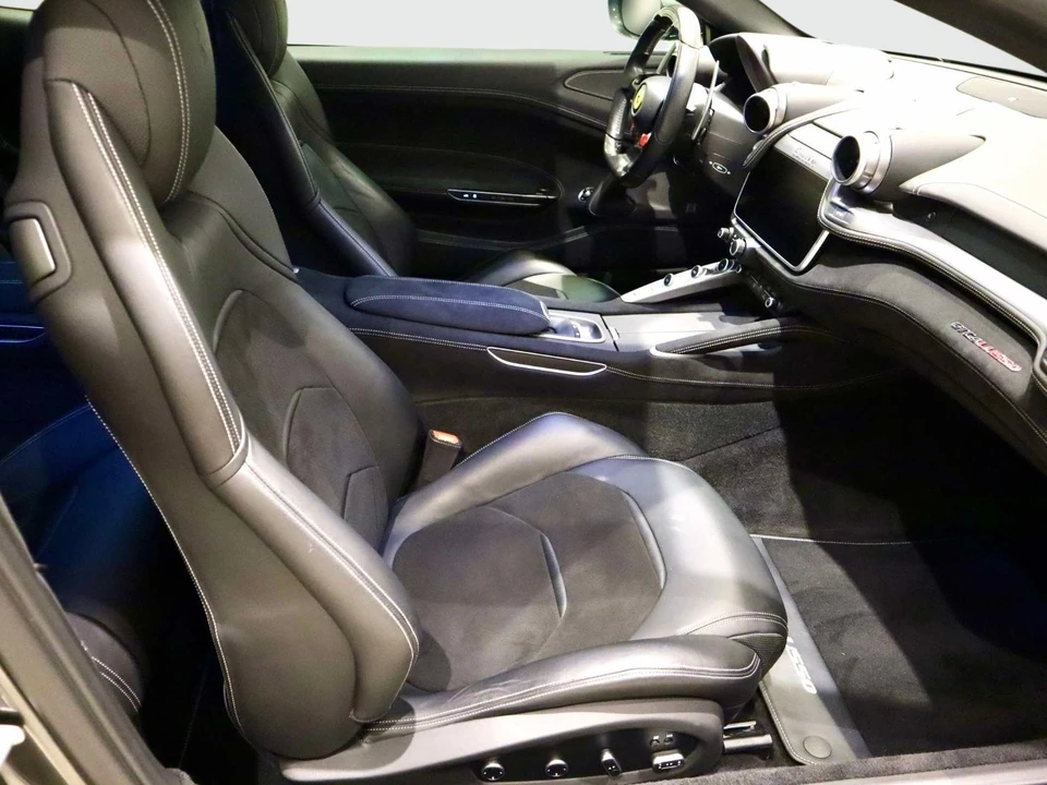2019 Ferrari GTC4Lusso - Image 15 of 31