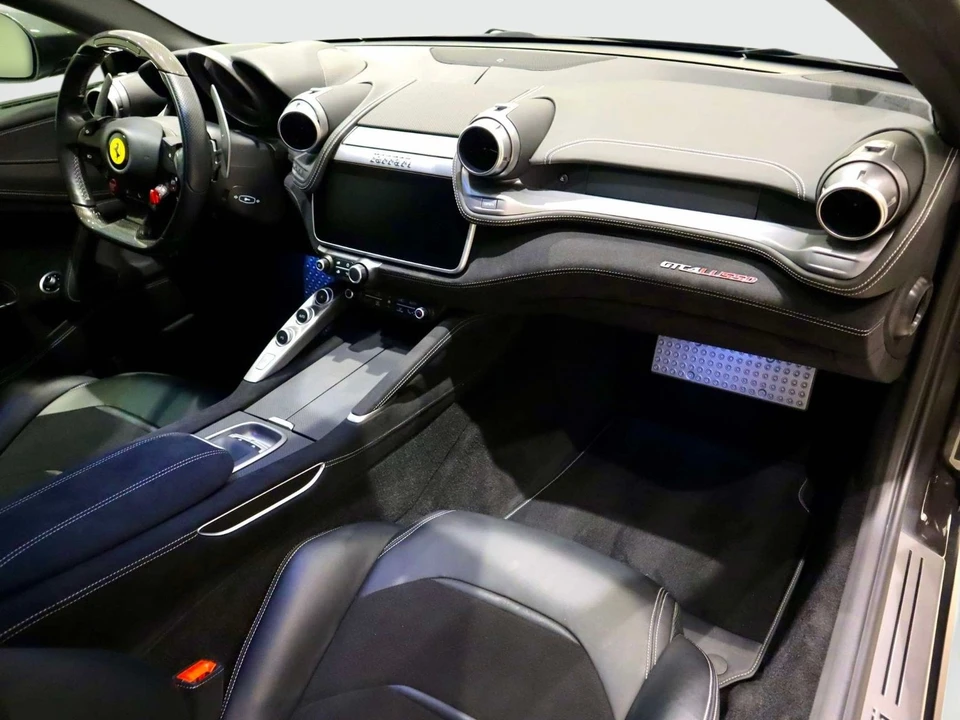 2019 Ferrari GTC4Lusso - Image 16 of 31