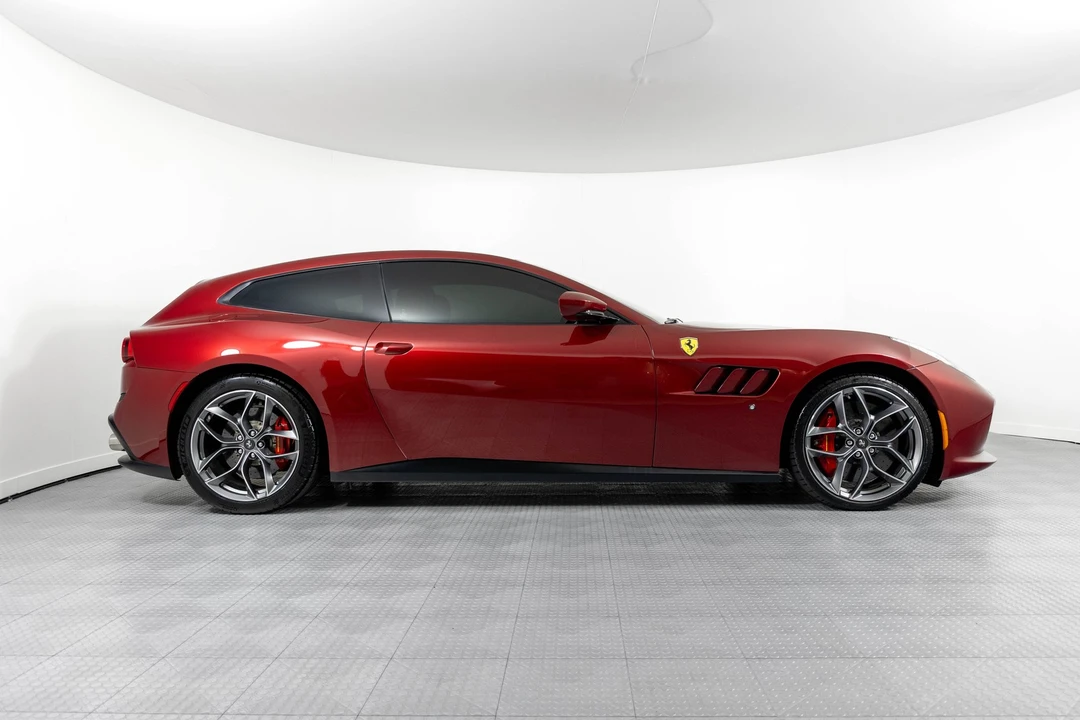 2019 Ferrari GTC4Lusso T - Image 16 of 31