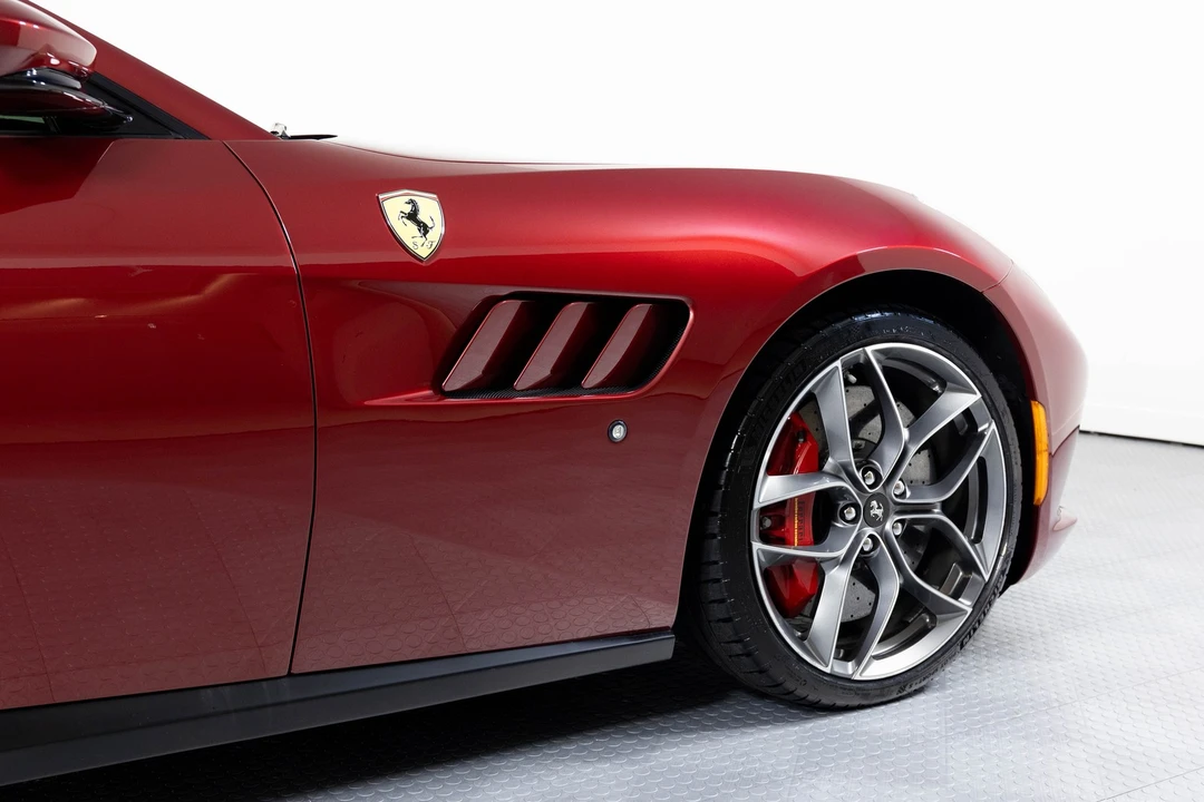 2019 Ferrari GTC4Lusso T - Image 26 of 31
