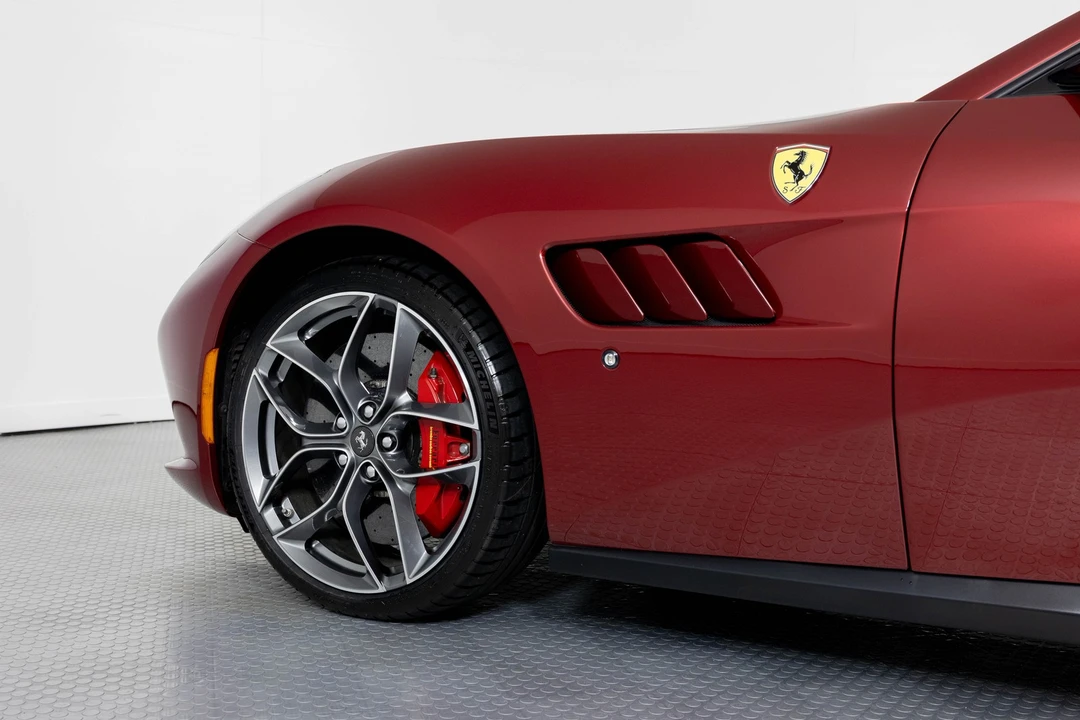 2019 Ferrari GTC4Lusso T - Image 25 of 31