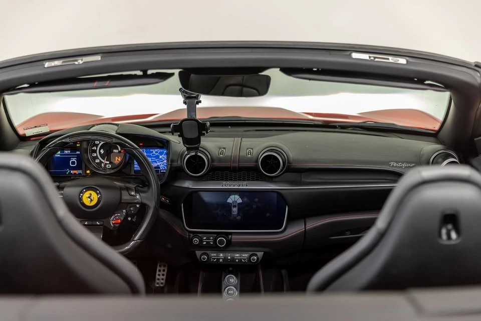 2019 Ferrari Portofino - Image 9 of 20