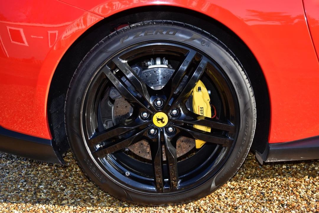 2019 Ferrari Portofino - Image 21 of 30