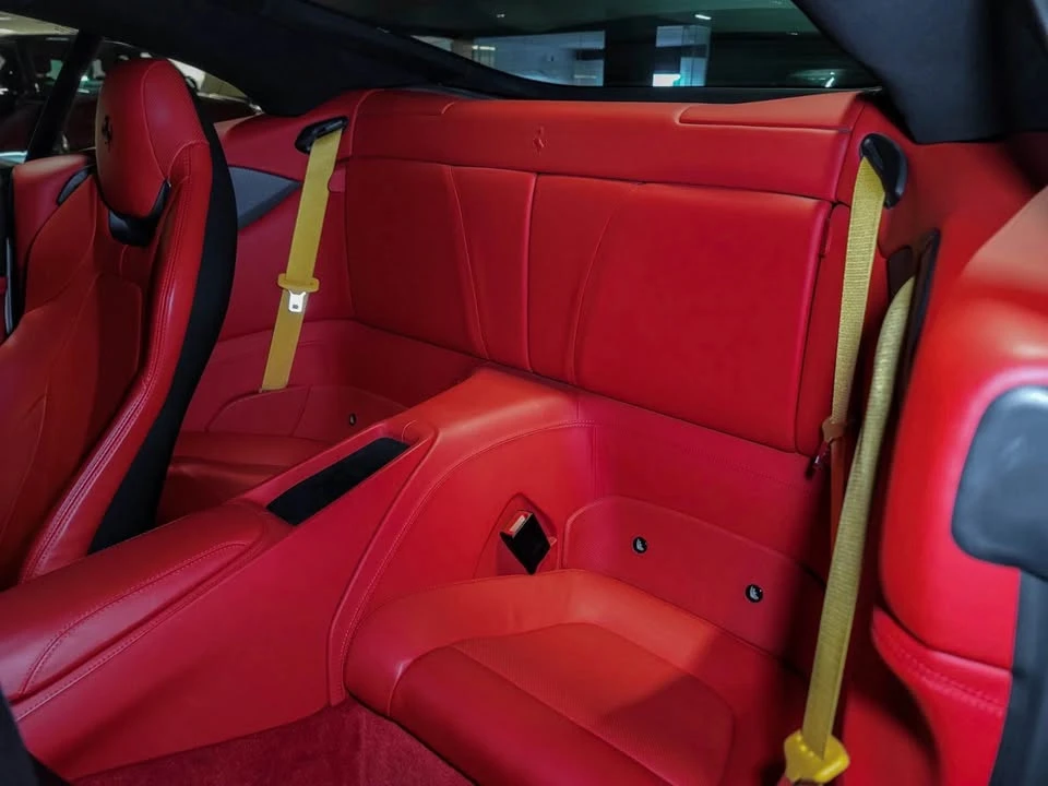 2019 Ferrari Portofino - Image 15 of 16