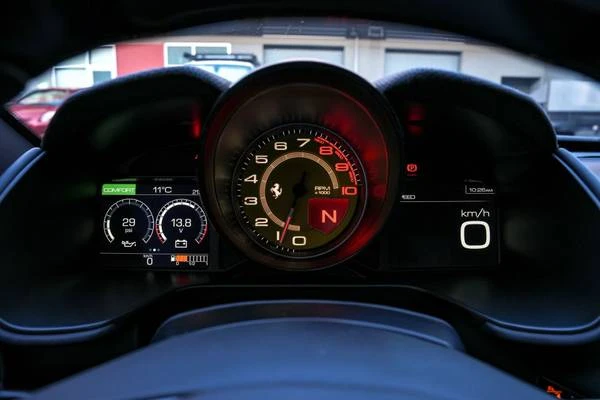 2019 Ferrari Portofino - Image 5 of 21