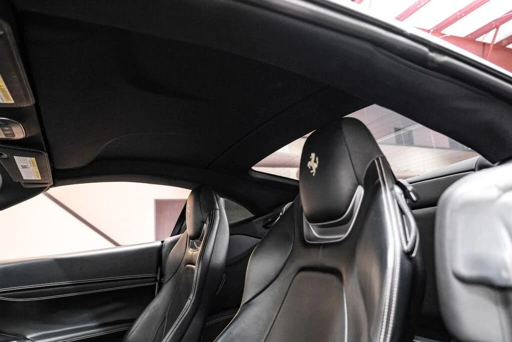 2019 Ferrari Portofino - Image 5 of 31