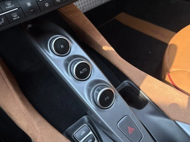 2019 Ferrari Portofino - Image 12 of 31