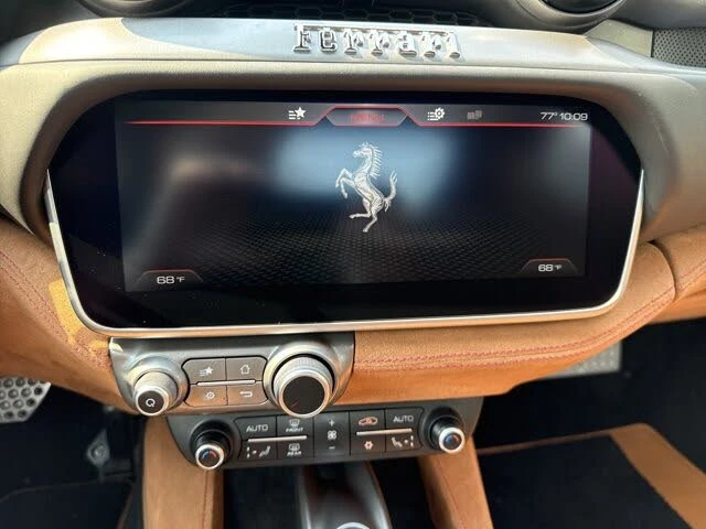 2019 Ferrari Portofino - Image 16 of 31