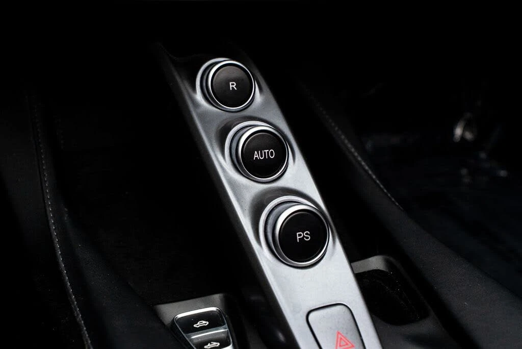 2019 Ferrari Portofino - Image 27 of 31
