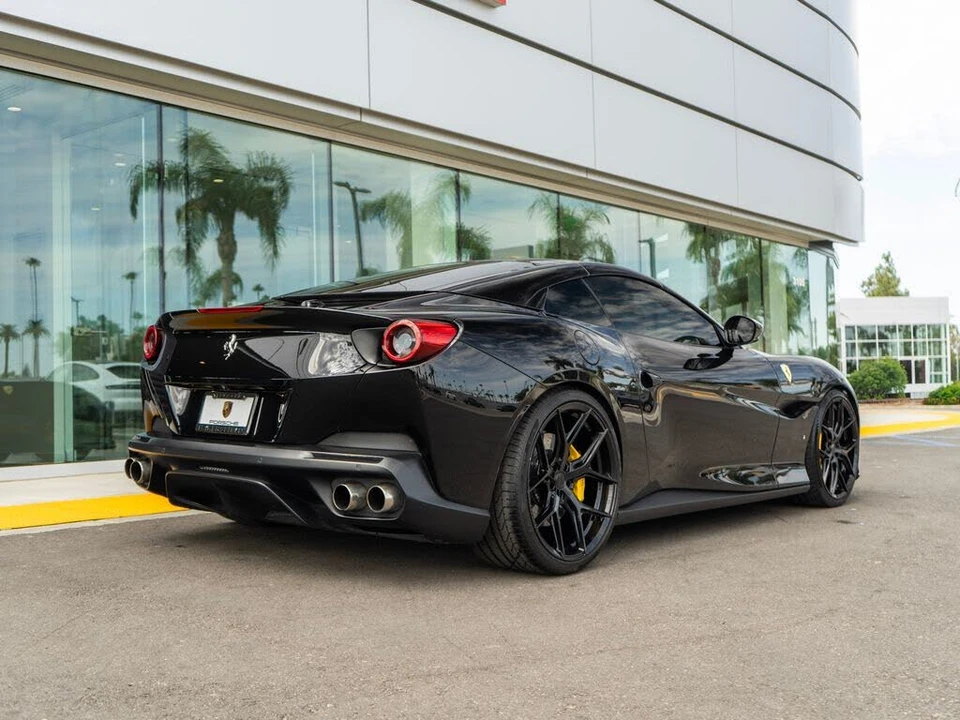 2019 Ferrari Portofino - Image 9 of 31
