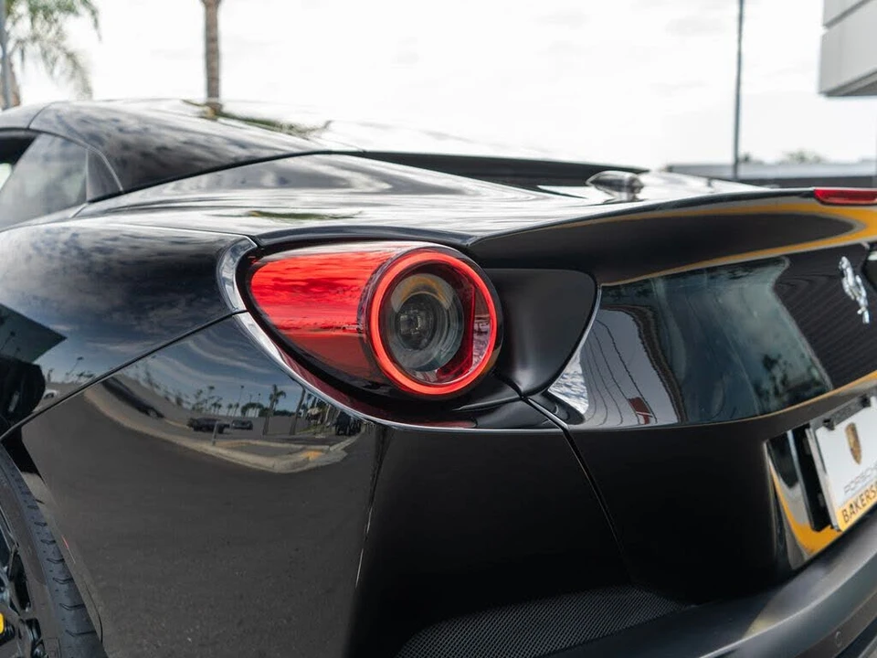 2019 Ferrari Portofino - Image 15 of 31
