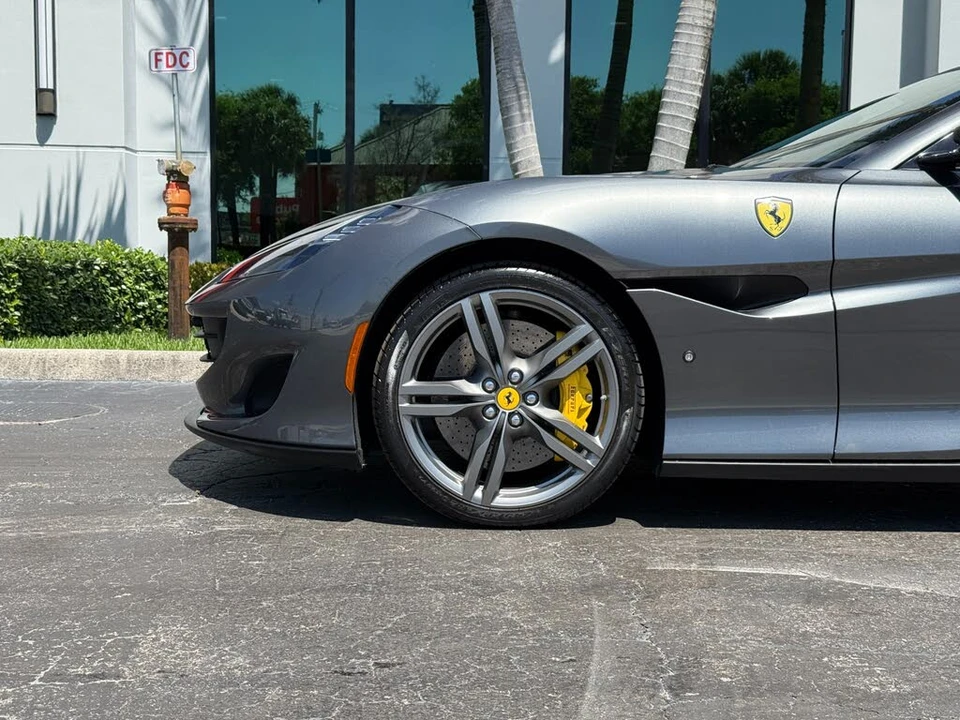 2019 Ferrari Portofino - Image 17 of 31