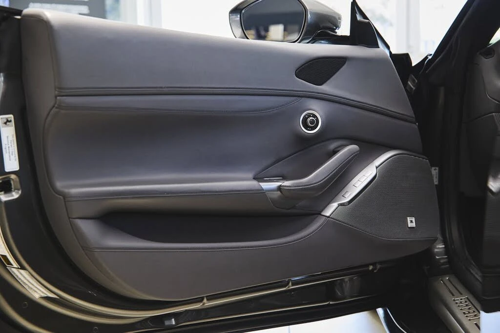 2019 Ferrari Portofino - Image 29 of 31