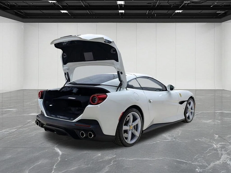 2019 Ferrari Portofino - Image 16 of 31