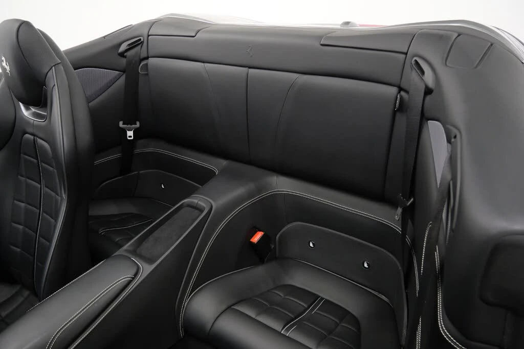 2019 Ferrari Portofino - Image 16 of 31