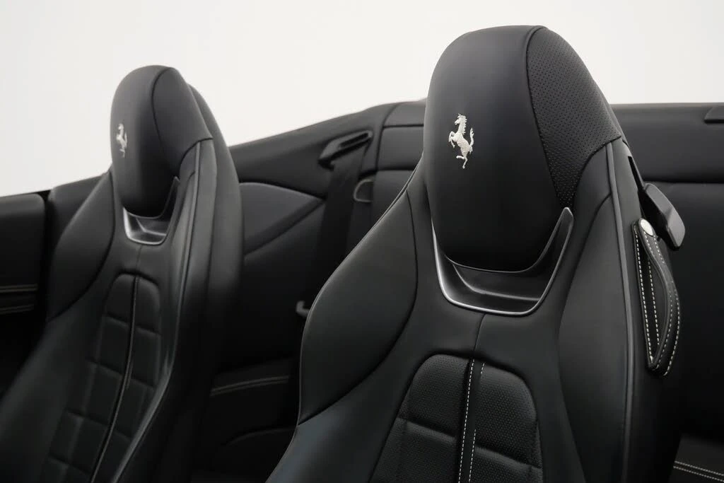 2019 Ferrari Portofino - Image 27 of 31